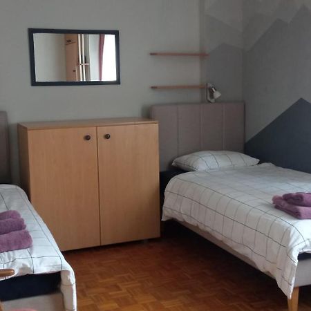 Branysol Apartman โนวีซาด ภายนอก รูปภาพ